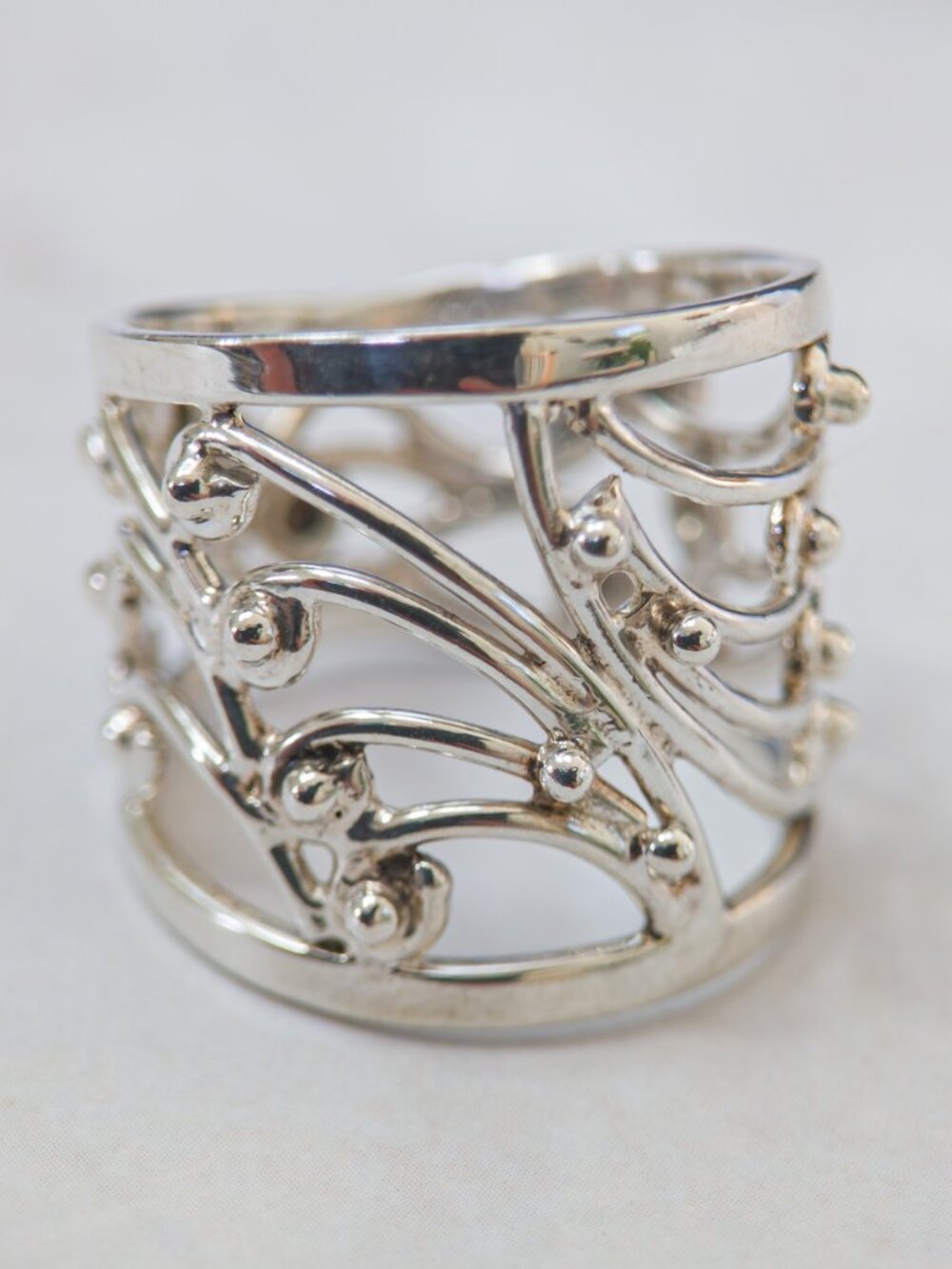 925 Silver Openwork Wide Band Ring, Vine/Bead, Size 7.5 (19mm)